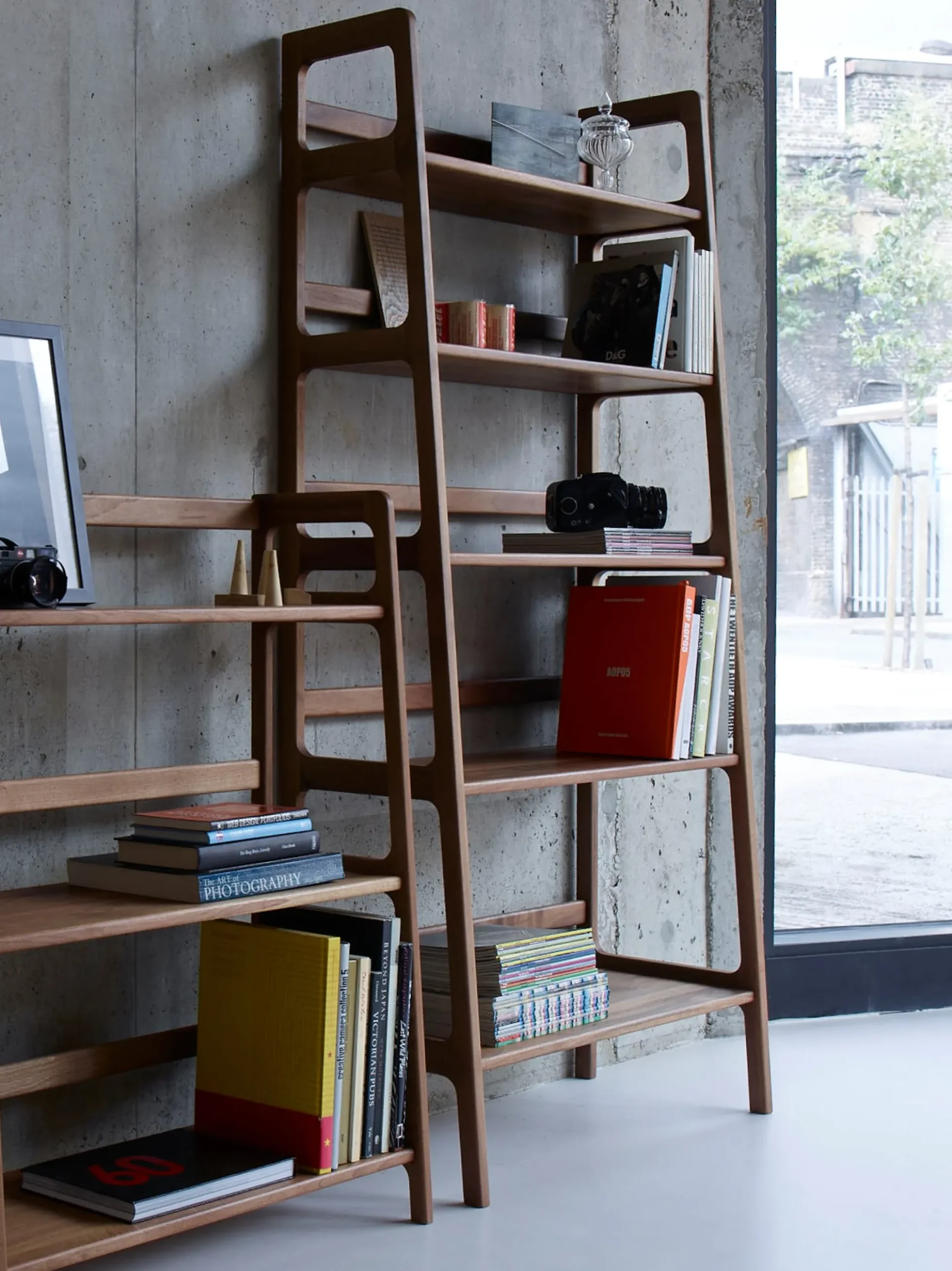 Agnes Shelving High – Walnut