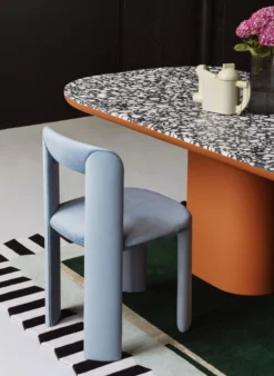 Amia Chair