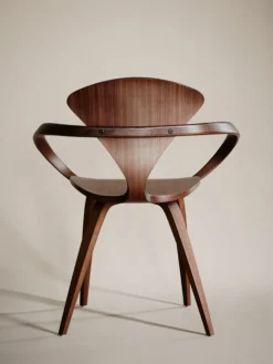 Armchair – Classic Walnut