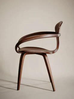 Armchair – Classic Walnut