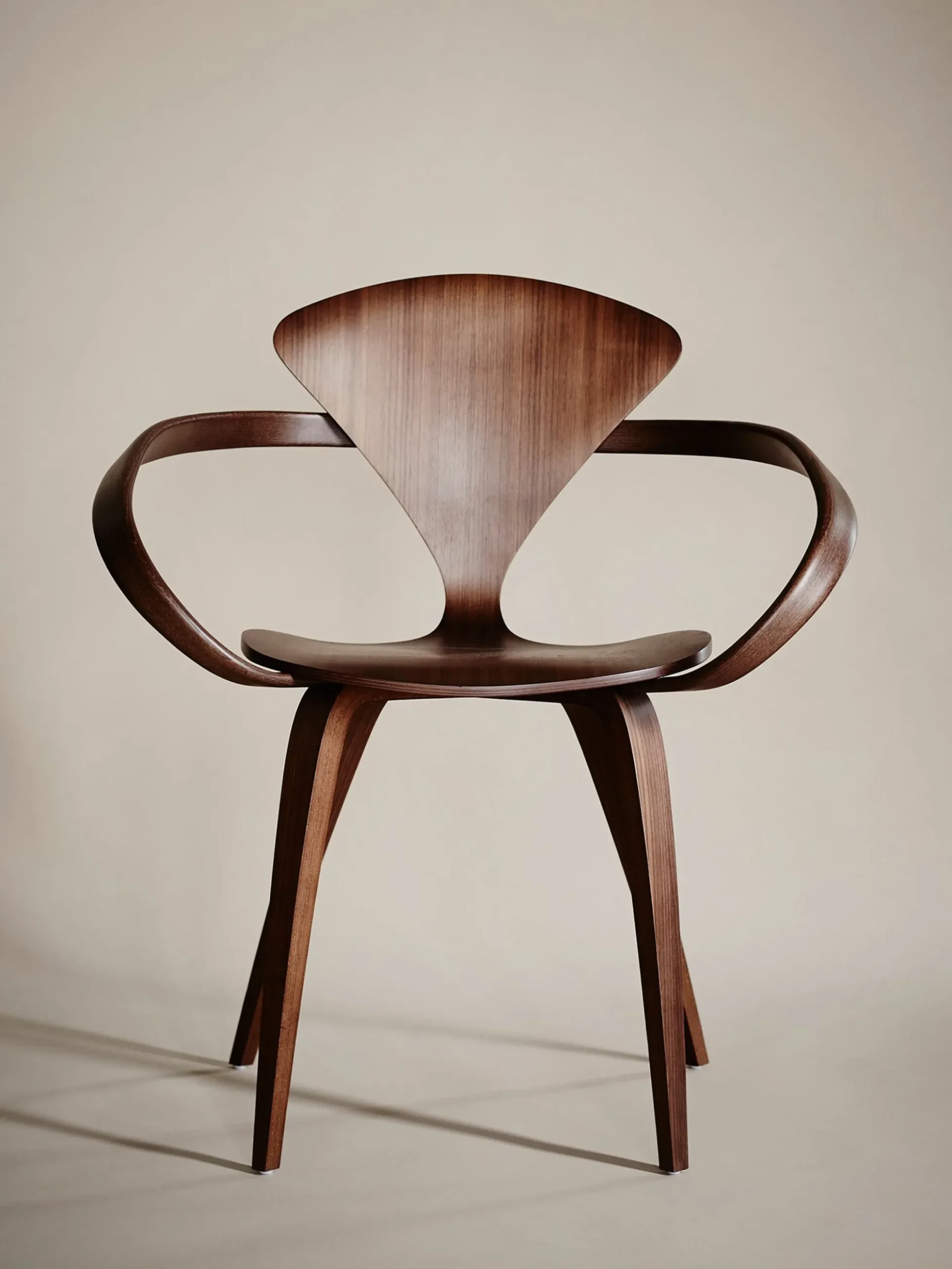 Armchair – Classic Walnut