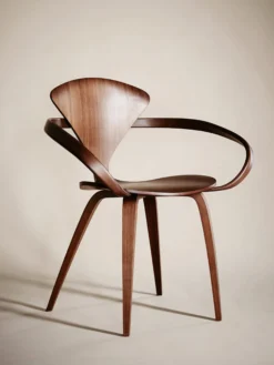 Armchair – Classic Walnut