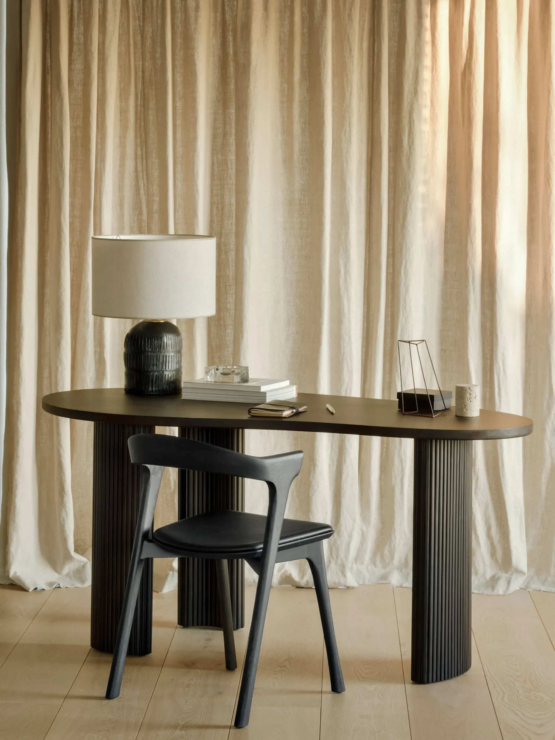 Boomerang Desk