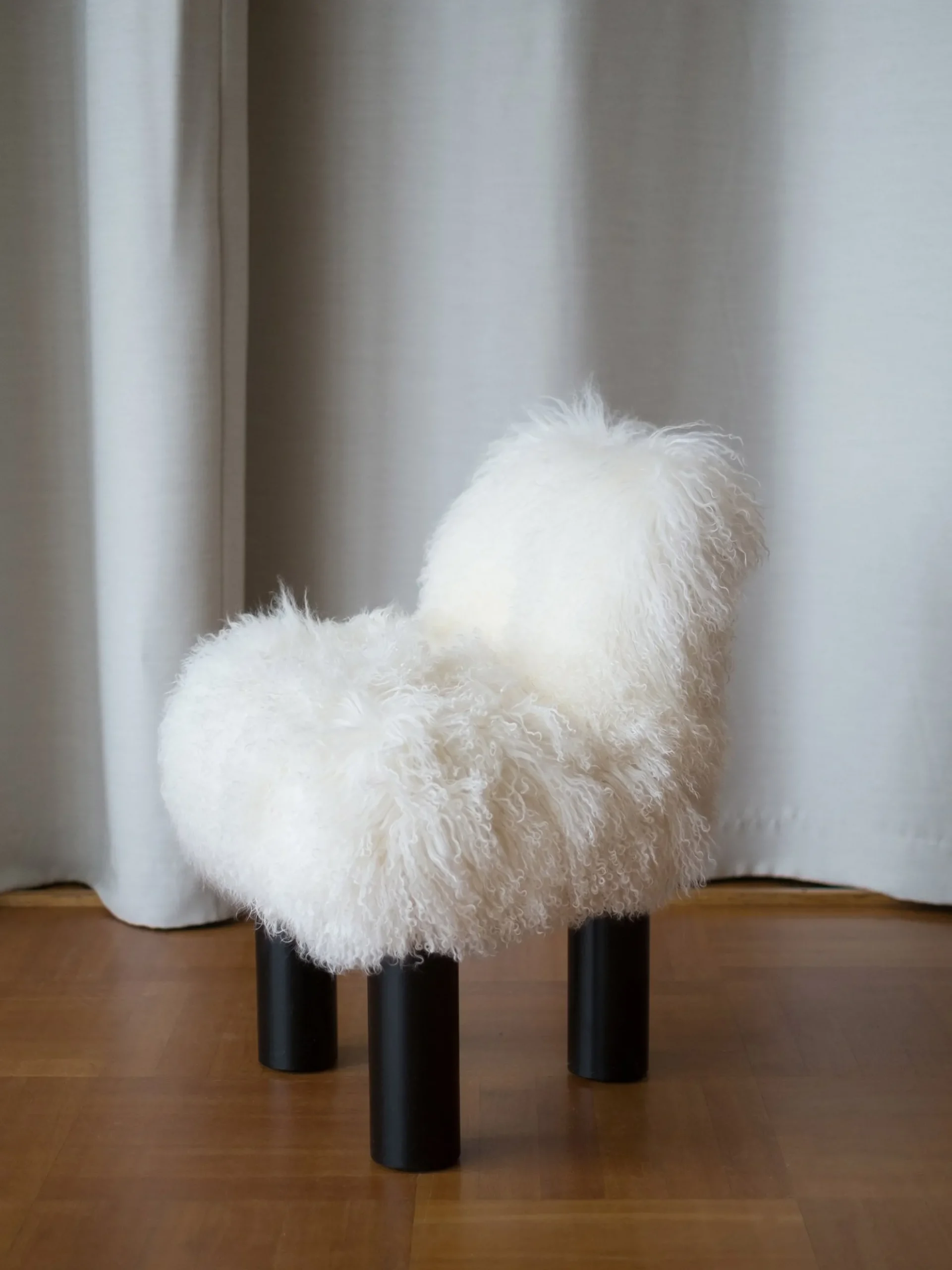 Botolo High Armchair