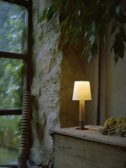 Básica Mínima - Table Lamp