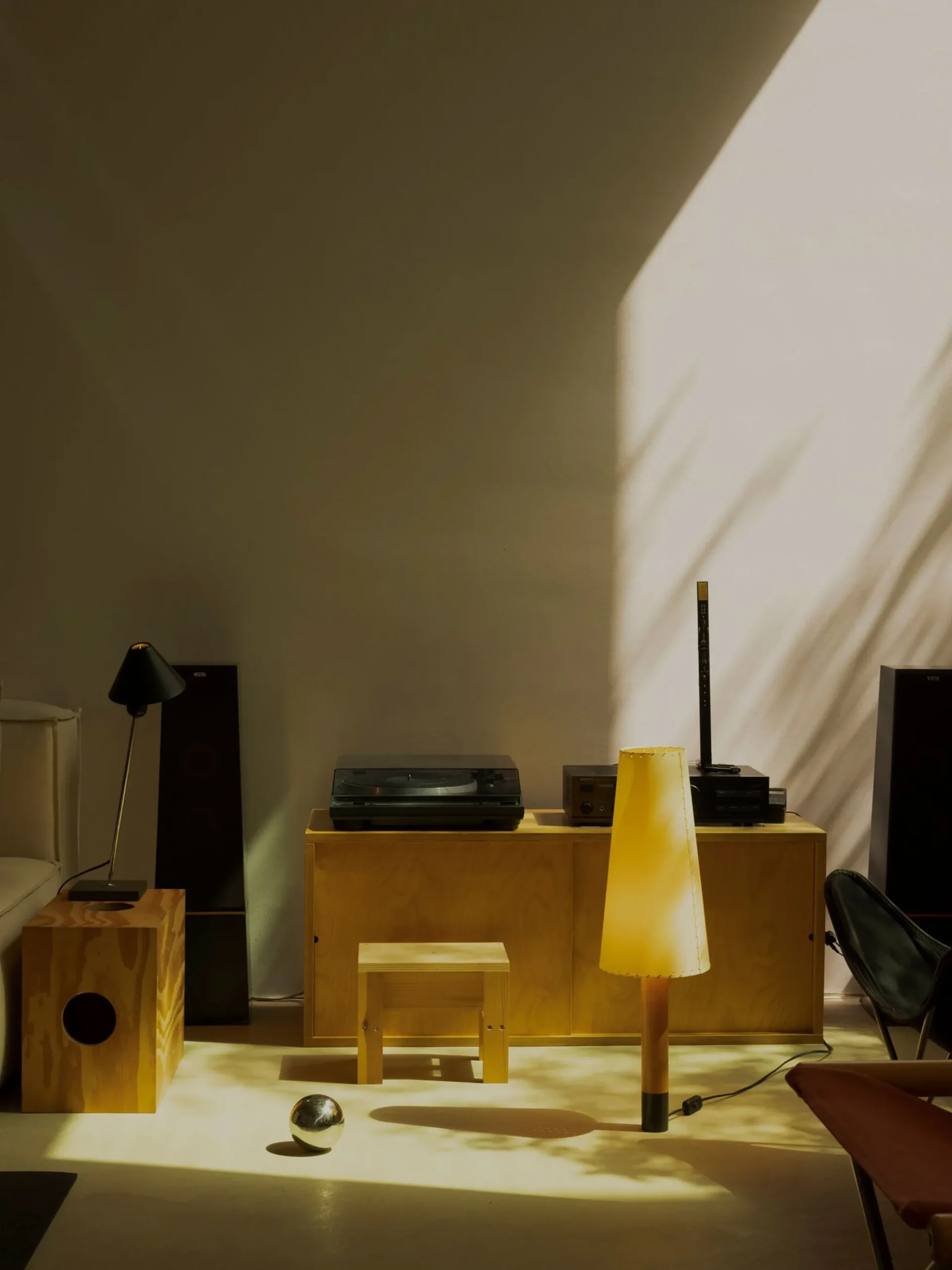Básica M2 Table Lamp