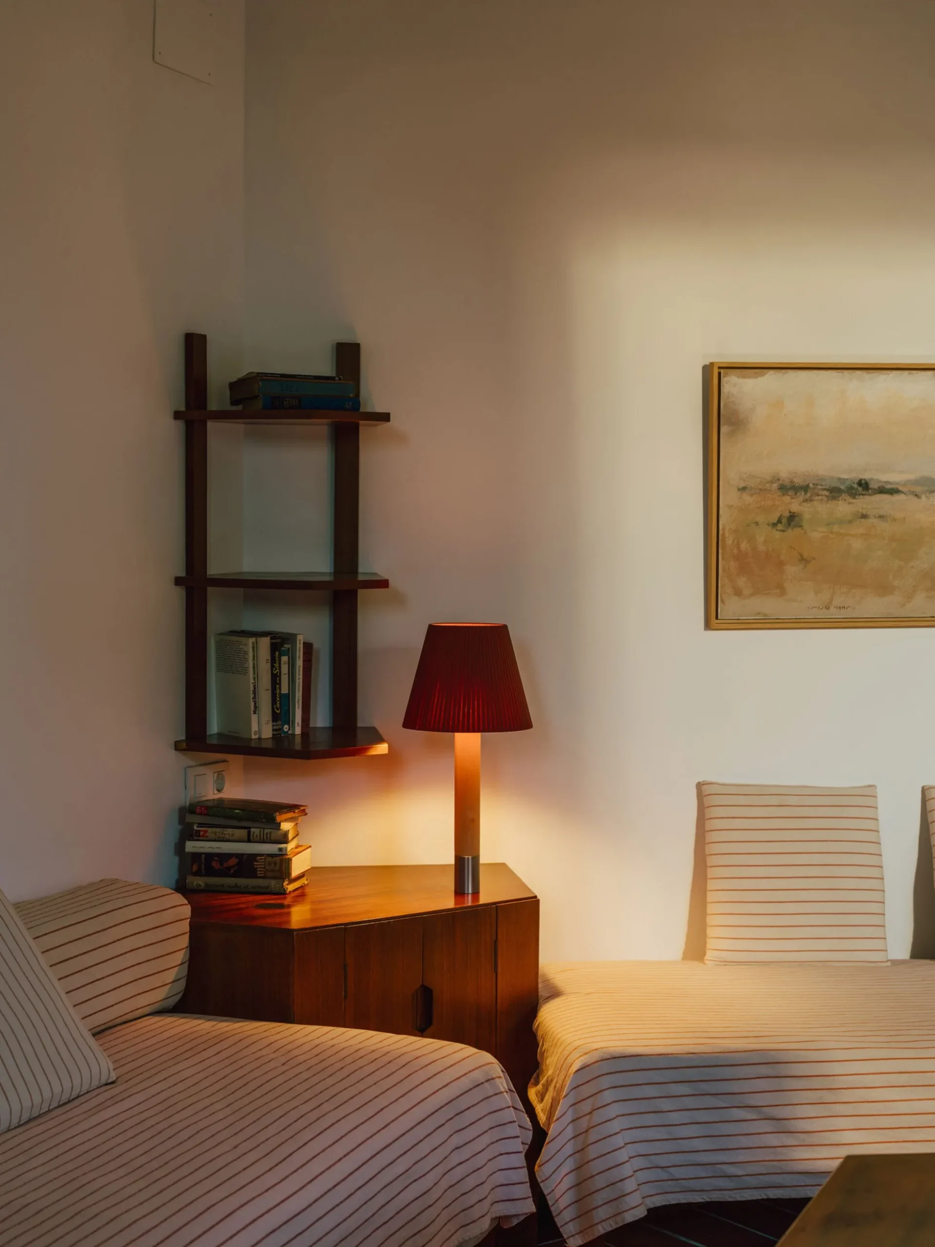 Básica M1 - Table Lamp