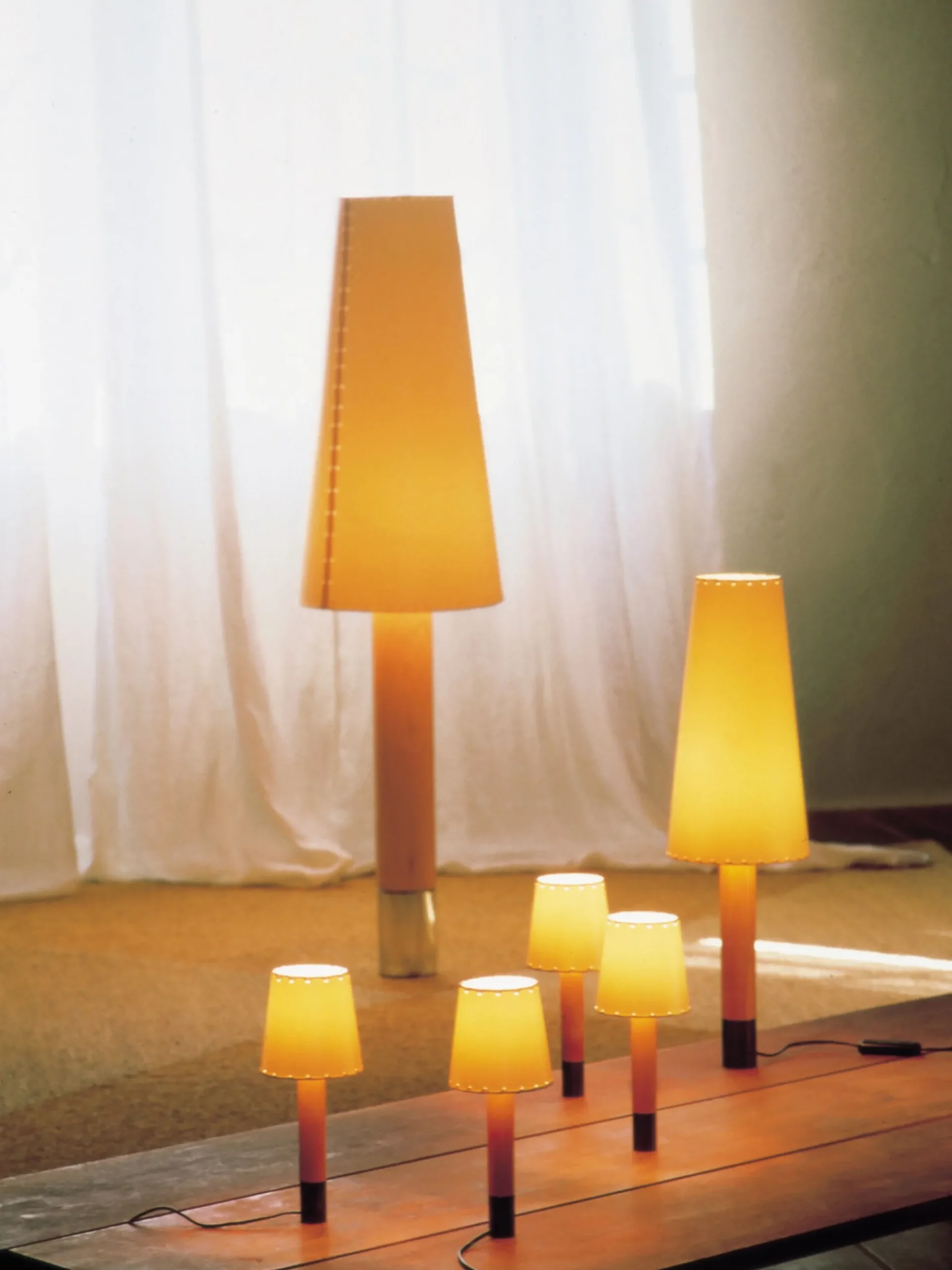 Básica M1 - Table Lamp