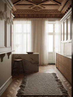Colonnade No.03 - 100 x 240 cm
