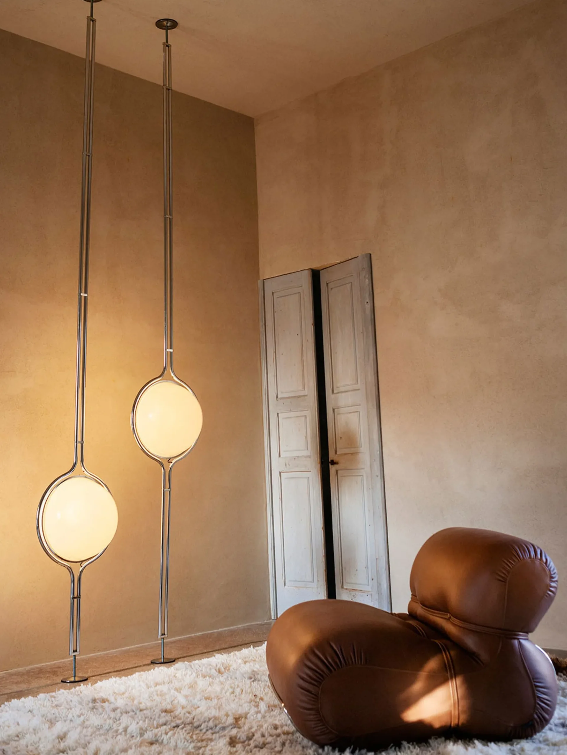 Dana Floor-Ceiling Lamp