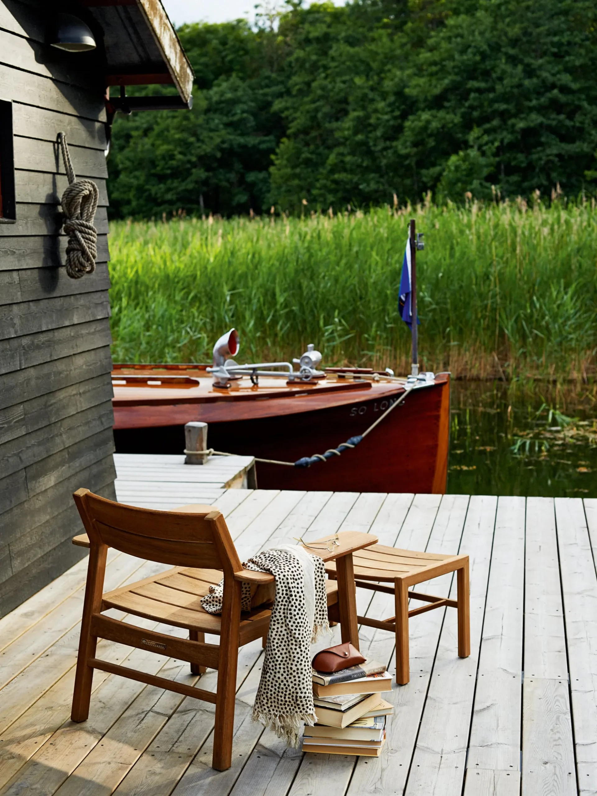 Djurö Lounge Armchair - Teak