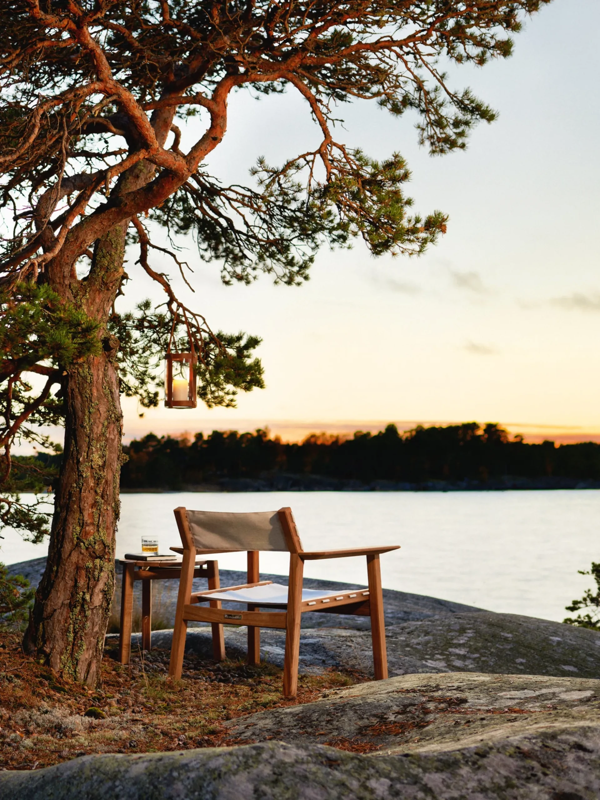 Djurö Lounge Armchair - Teak/White