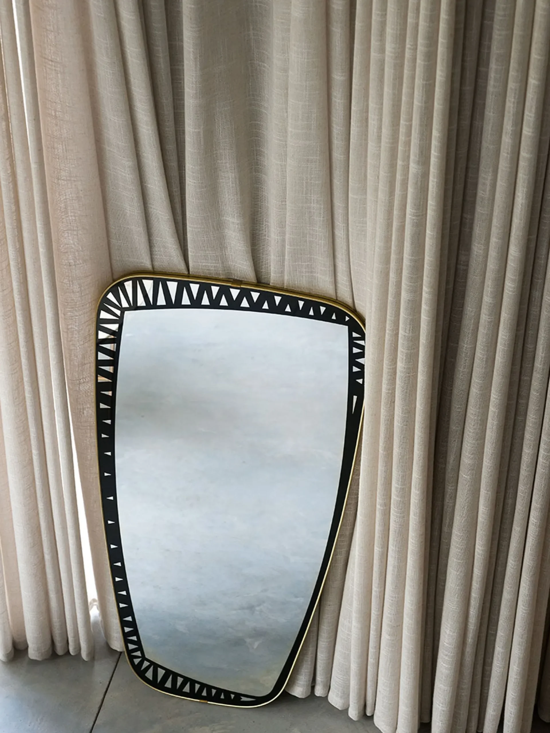 Dorian Mirror