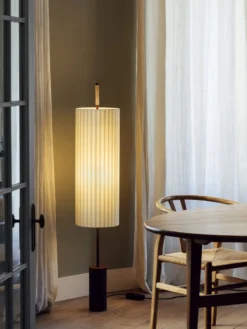 Dórica Floor Lamp