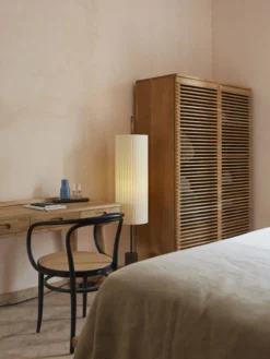 Dórica Floor Lamp