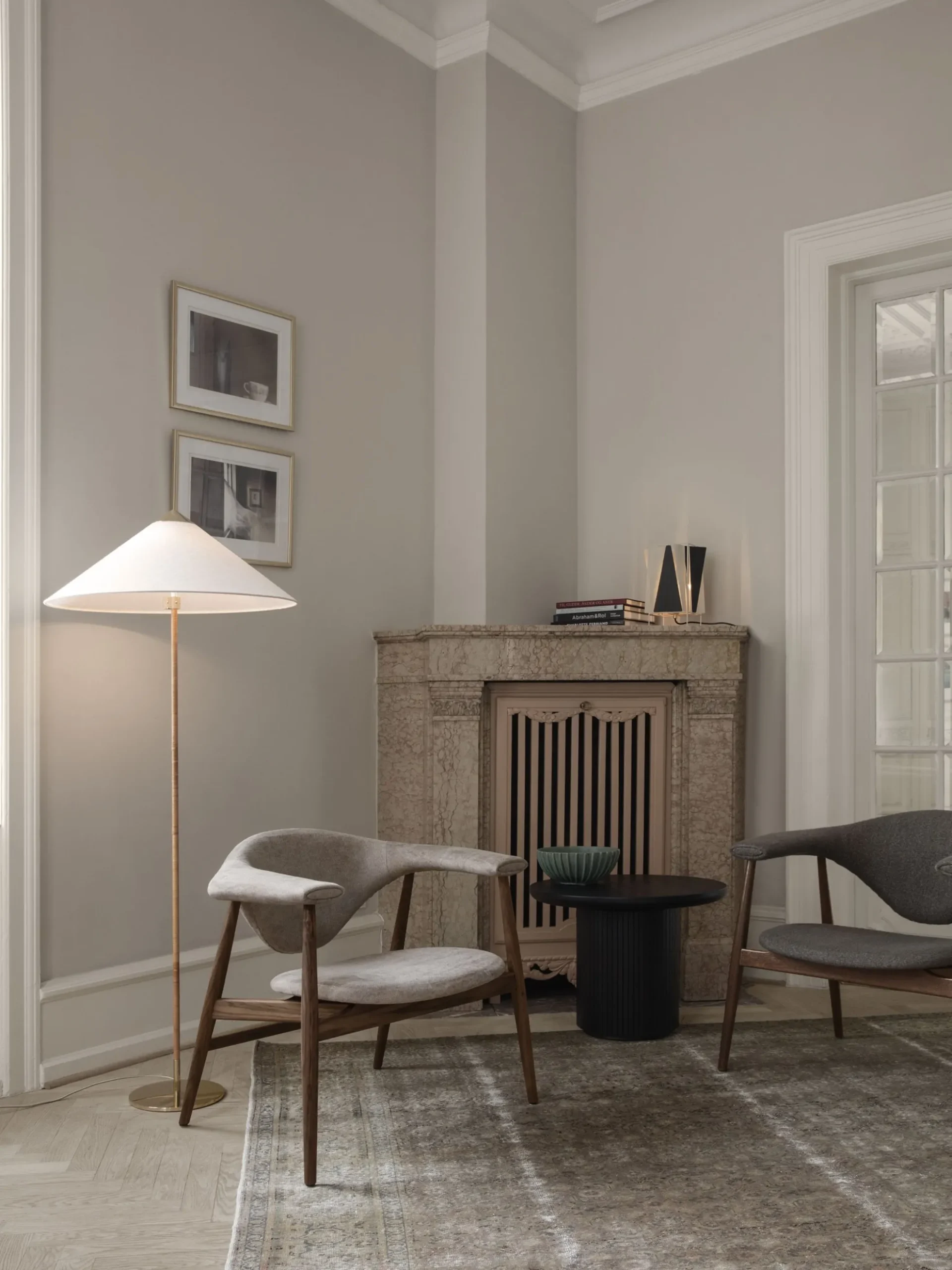 9602 Floor Lamp
