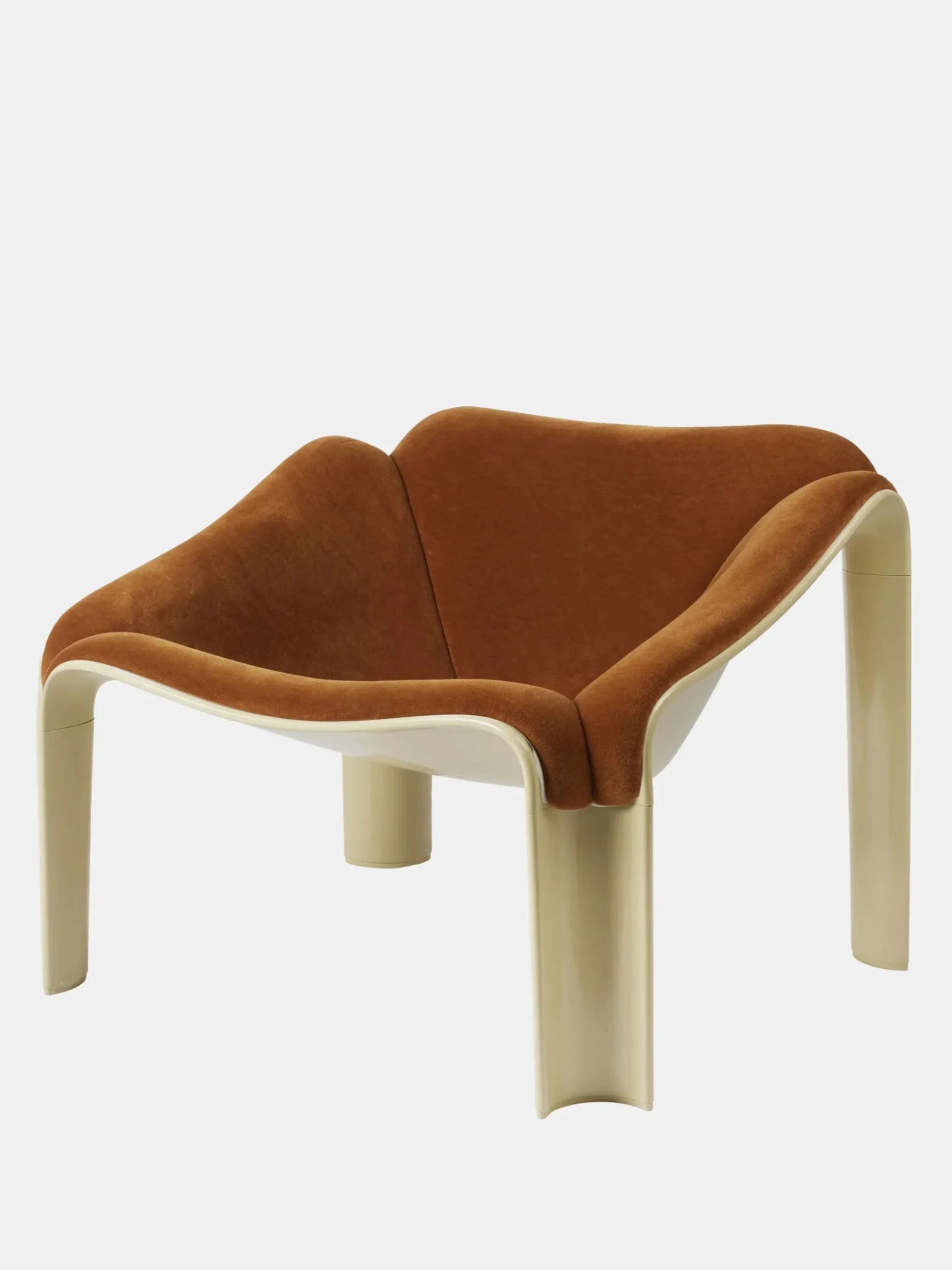 F300 Lounge Chair