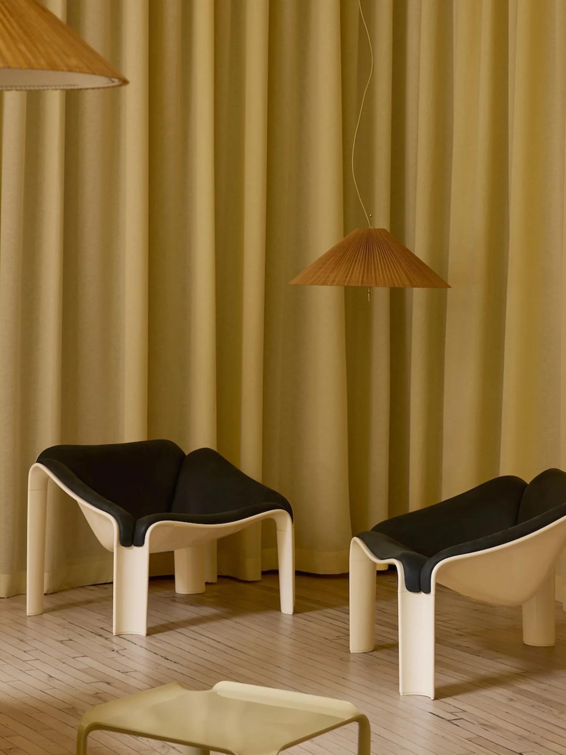 F300 Lounge Chair