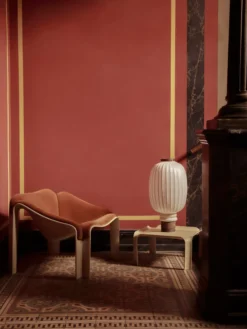 F300 Lounge Chair