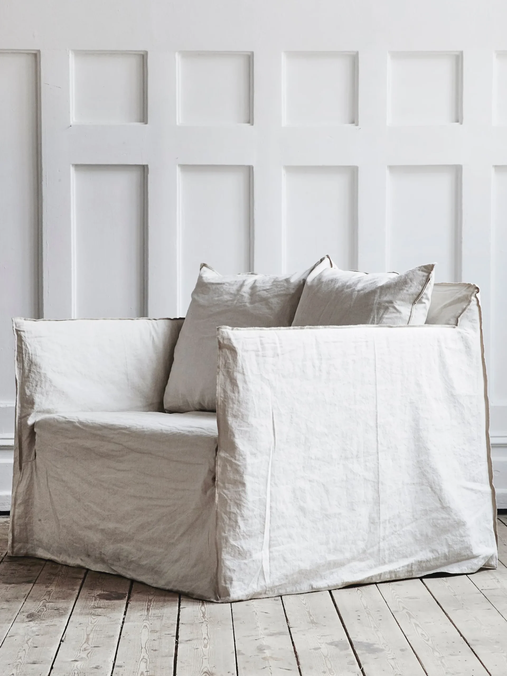 Ghost 09 Loveseat