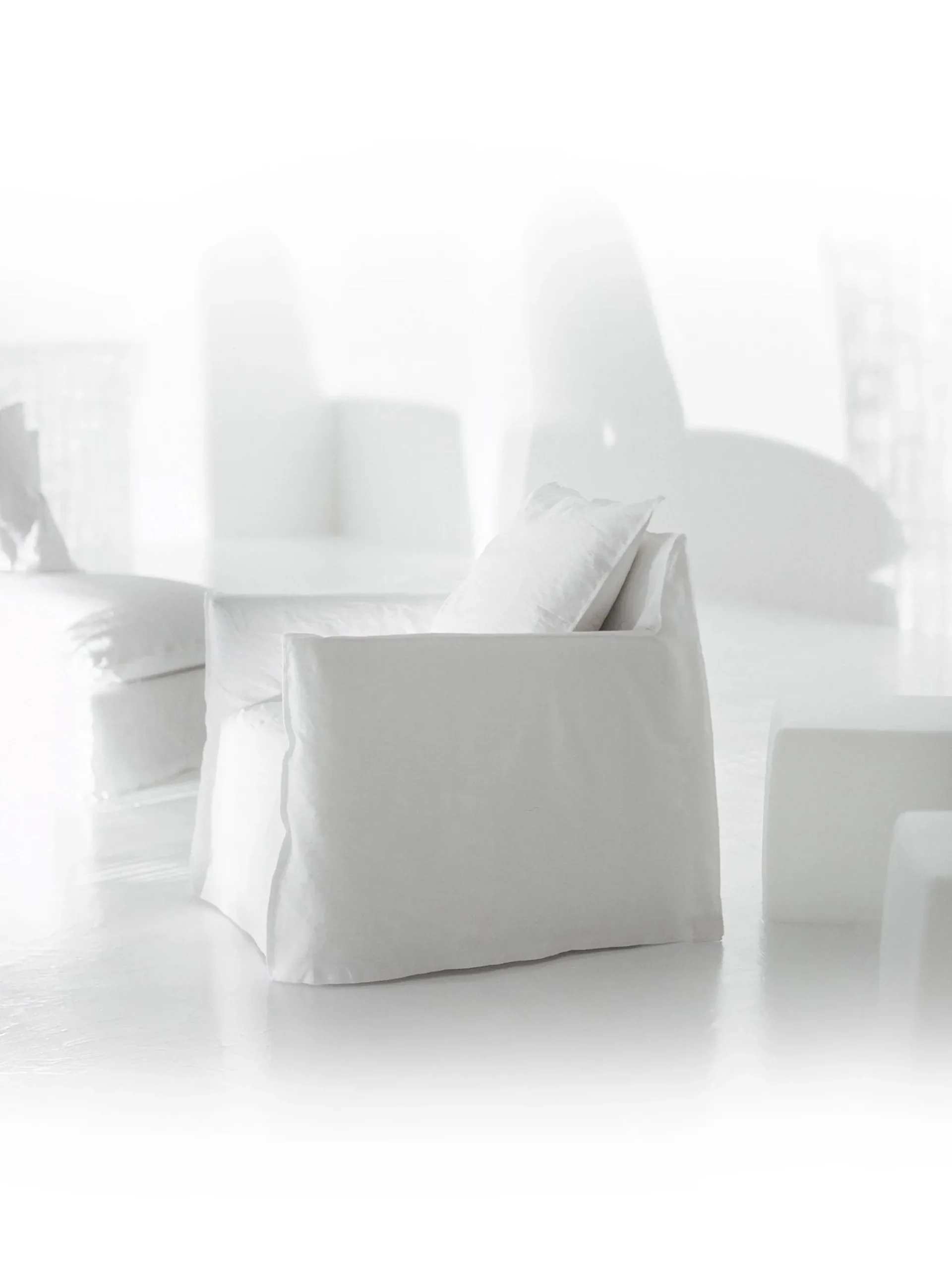 Ghost 05 Small Armchair