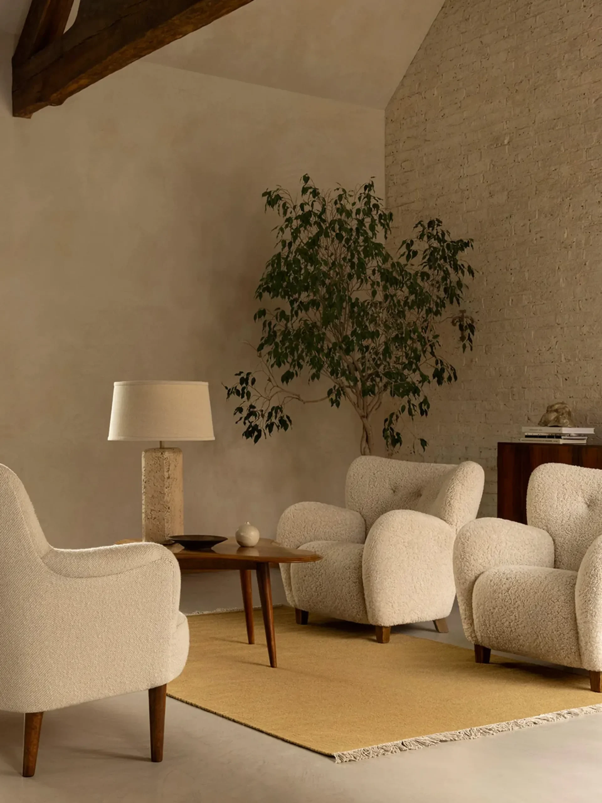 Karu Chair