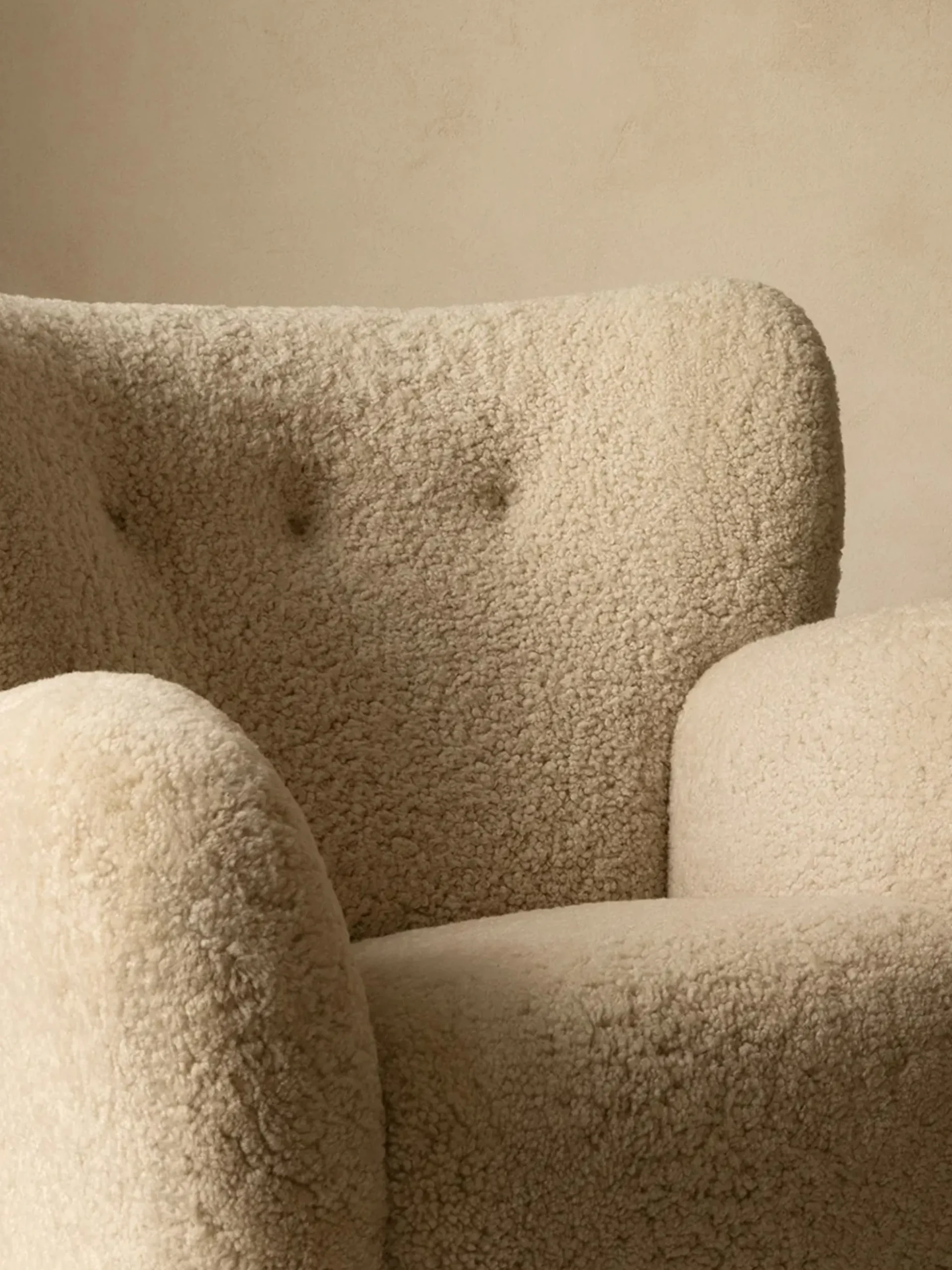 Karu Chair