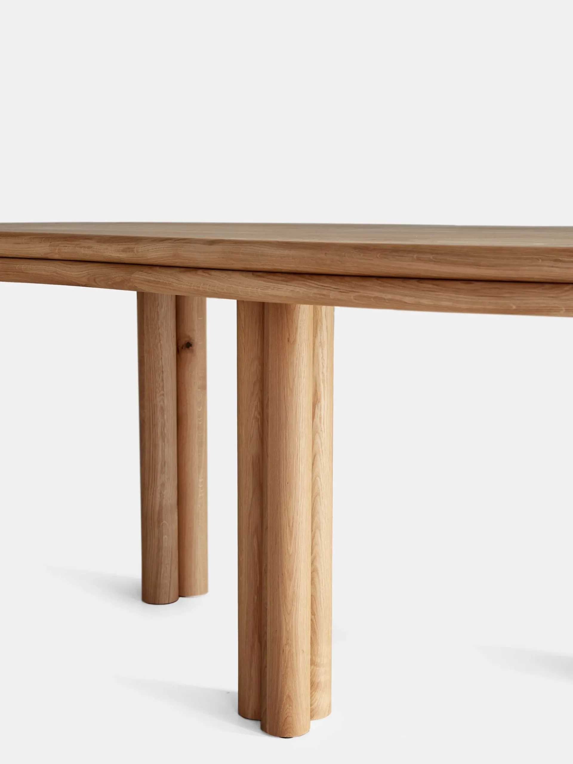 Klodd Dining Table