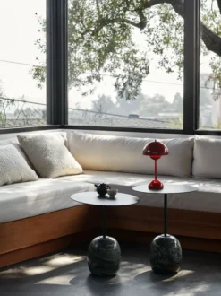 Lato Table
