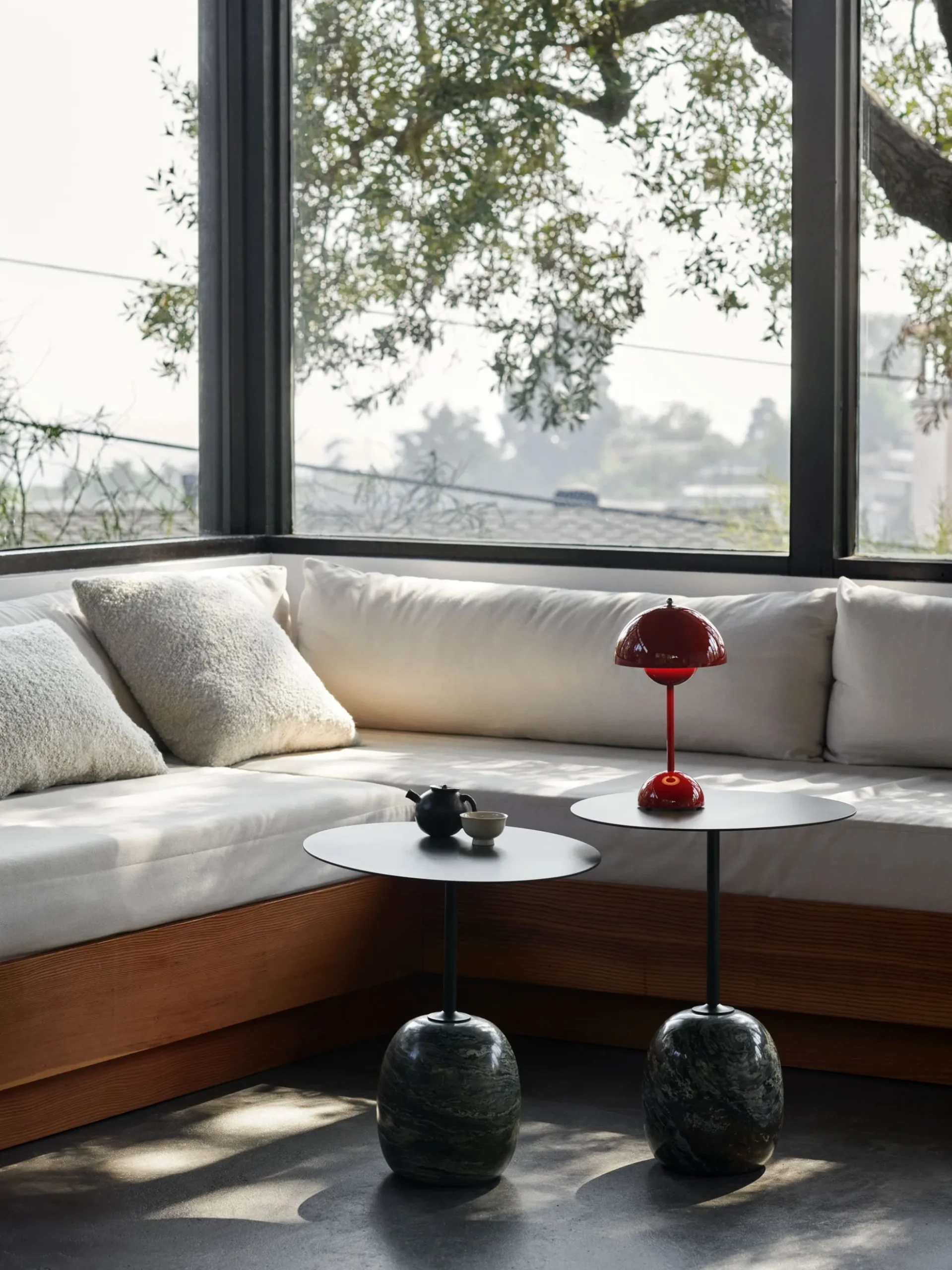 Lato Table