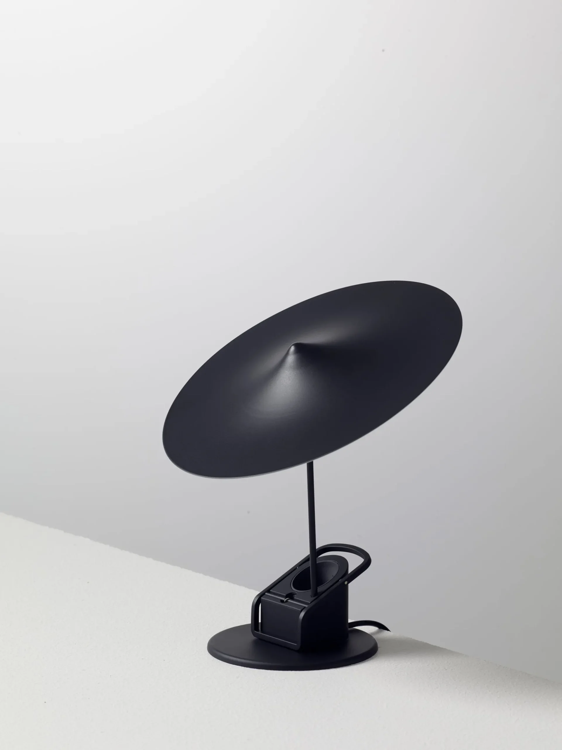 Île w153 Table Lamp
