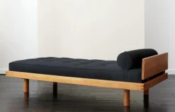 L01 Godot Bed