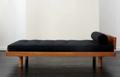 L01 Godot Bed