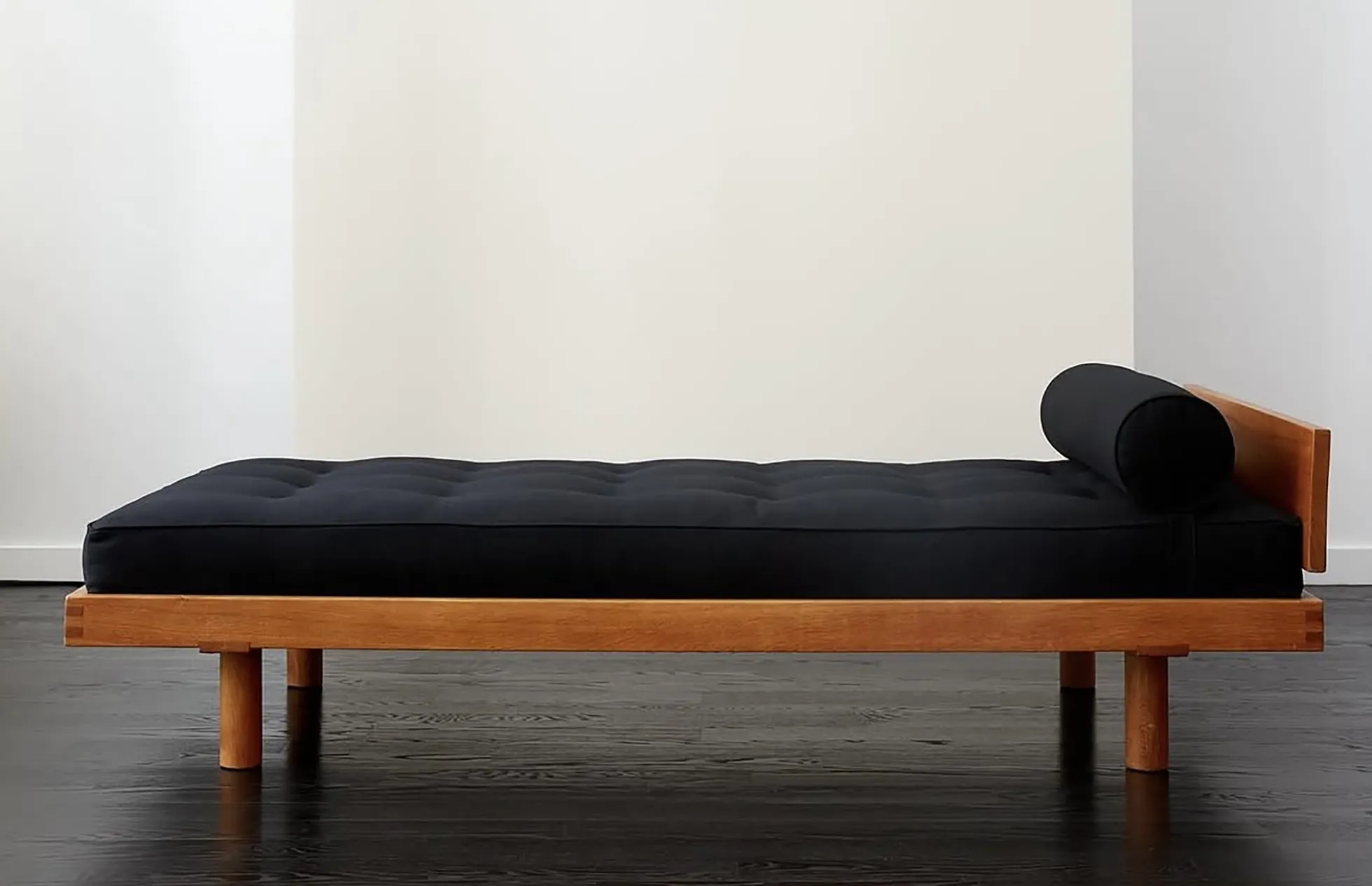 L01 Godot Bed