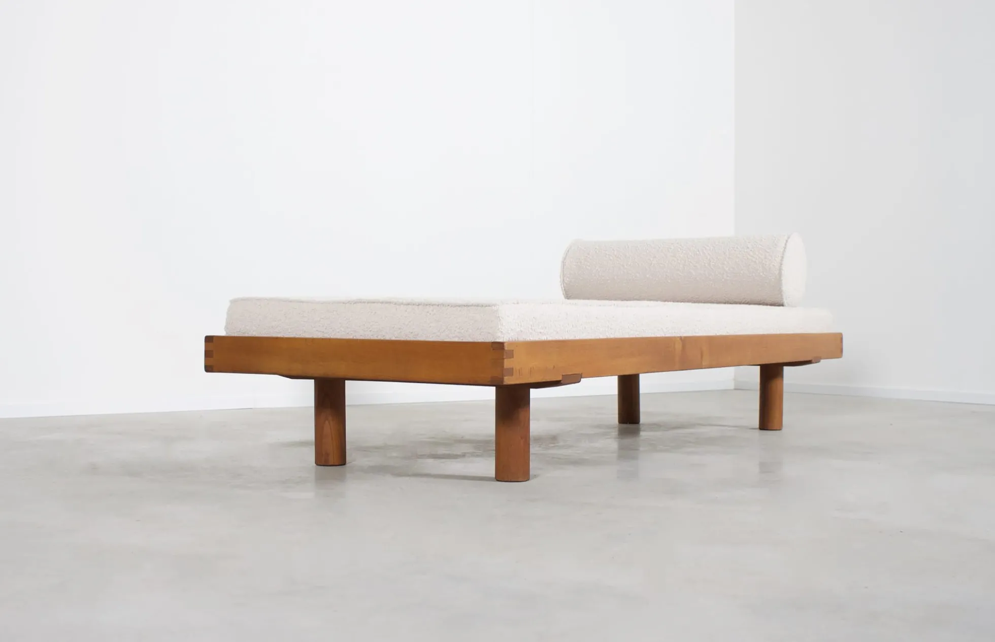 L01 Godot Bed