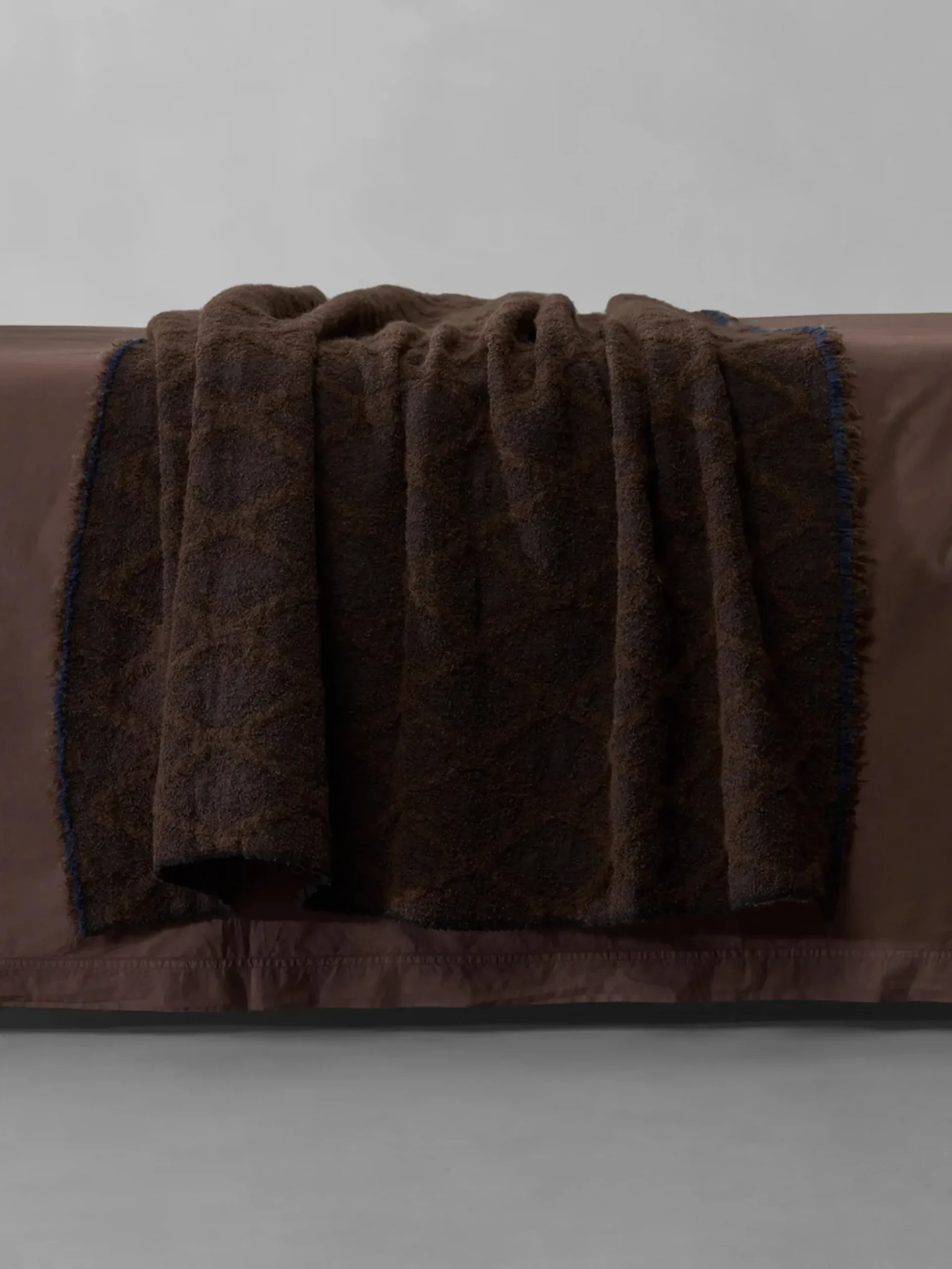 Mac Throw - Bruno