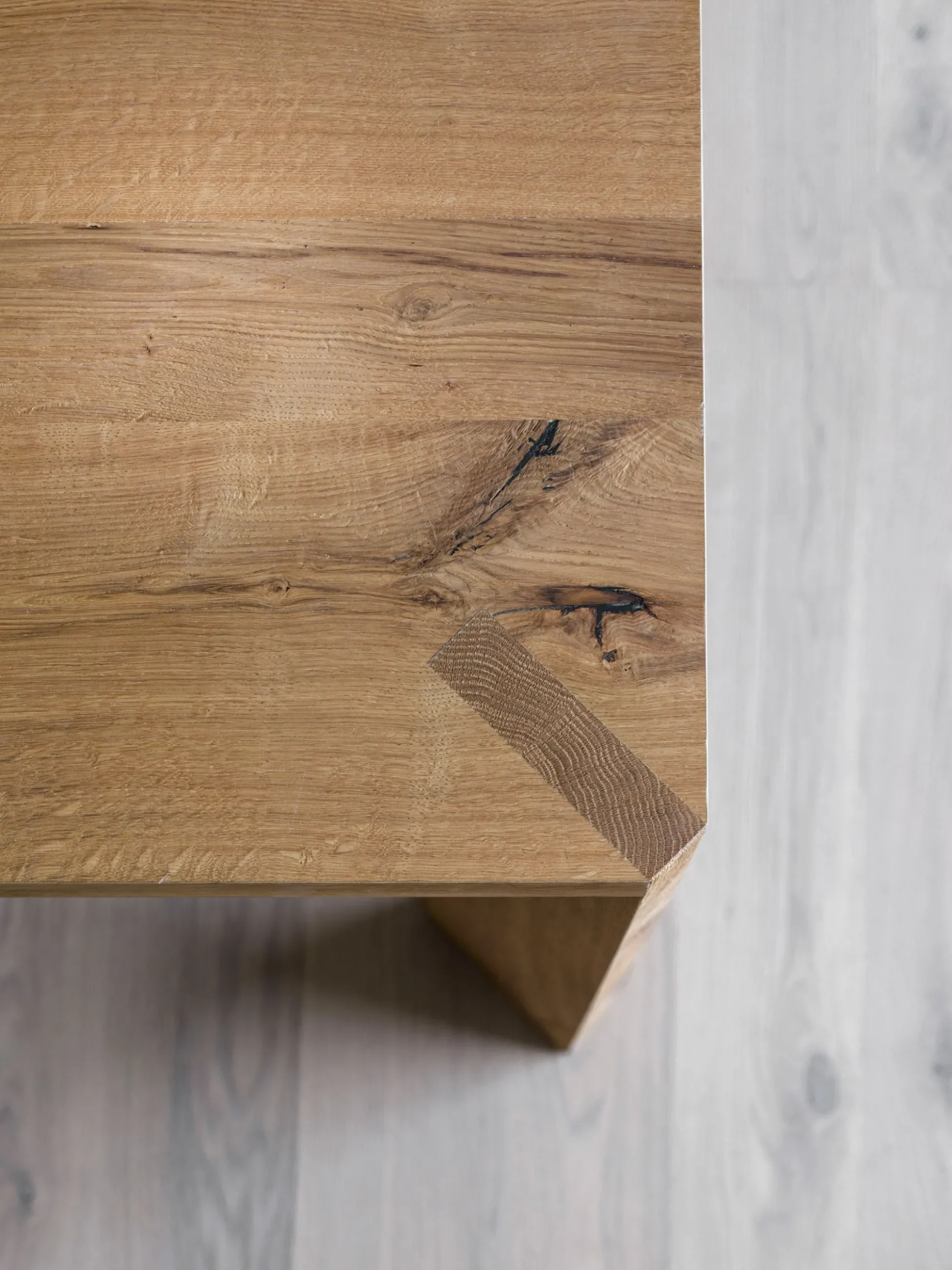 Manero Dining Table
