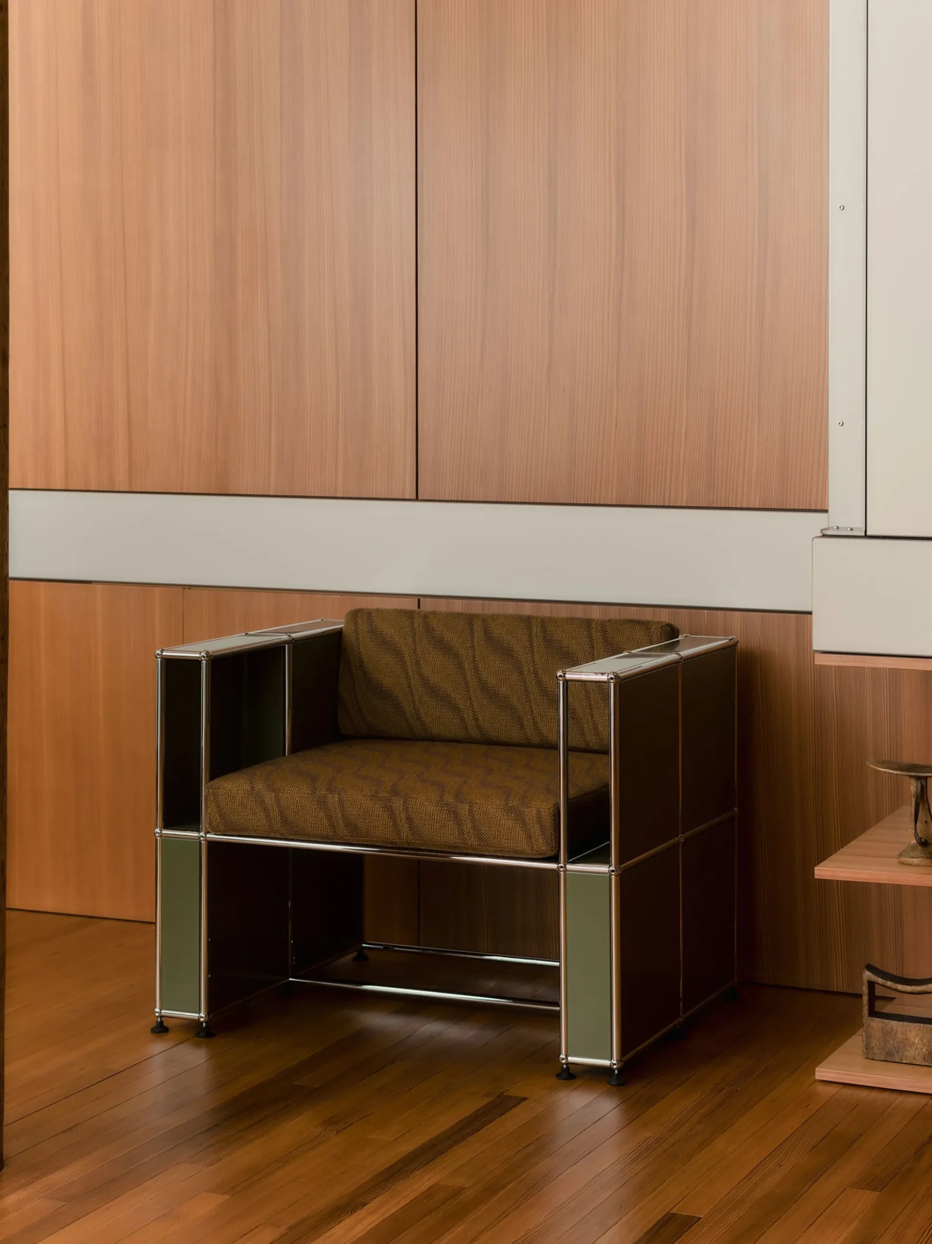 Manjak Lounge Chair