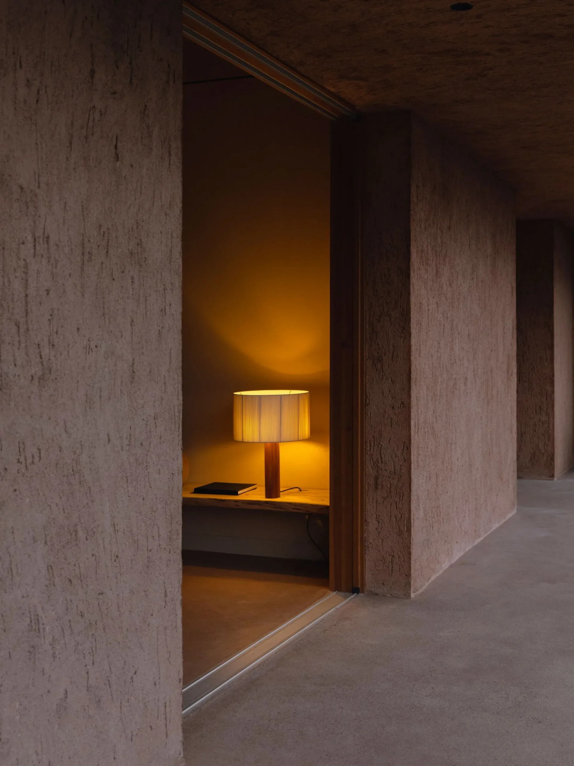 Moragas Table Lamp