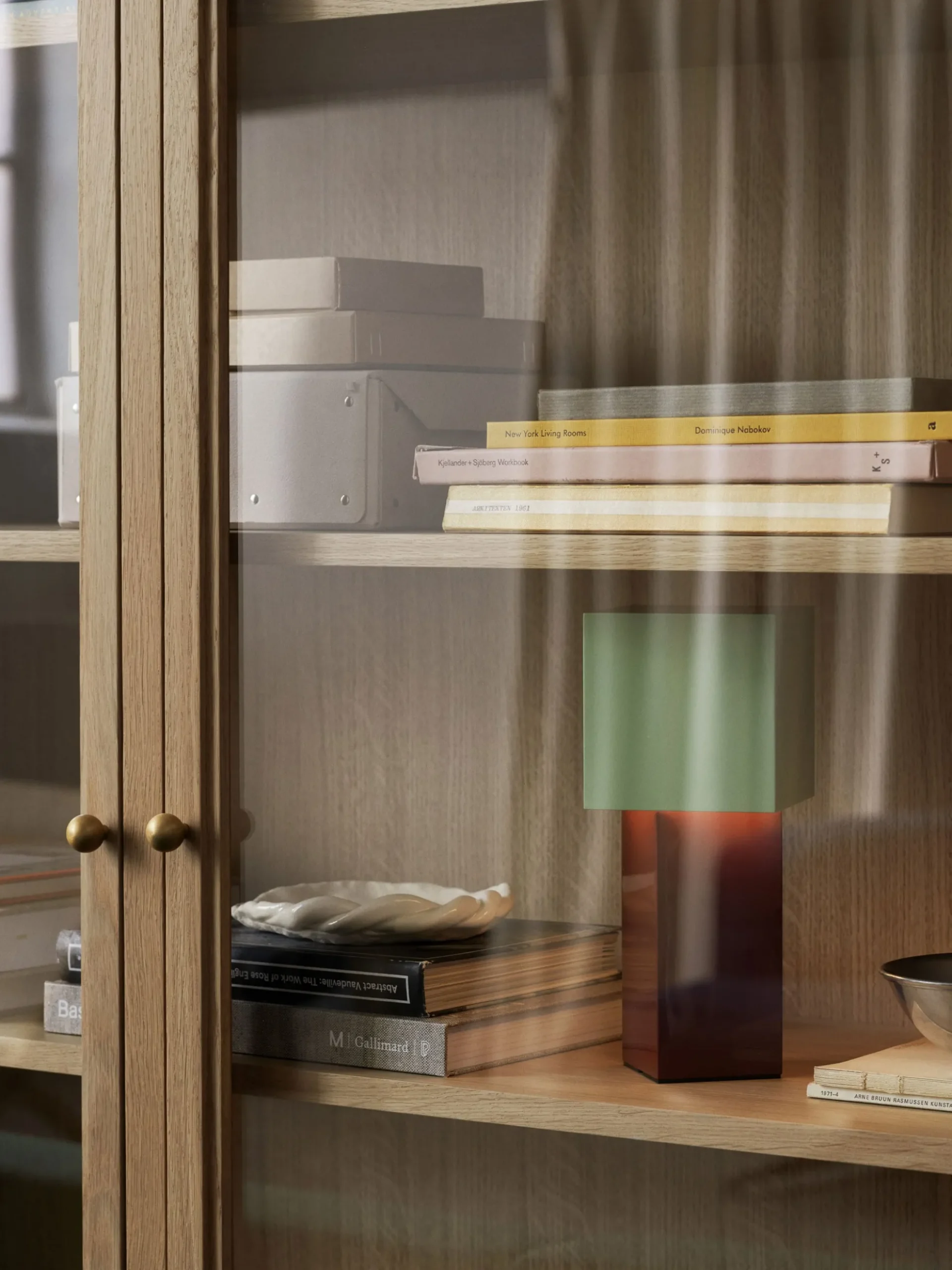 Pivot ATD7 Portable Table Lamp
