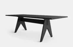 Pose Dining Table