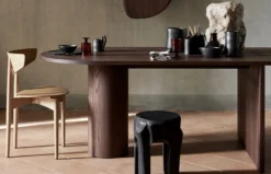Pylo Dining Table - Dark Stained Oak