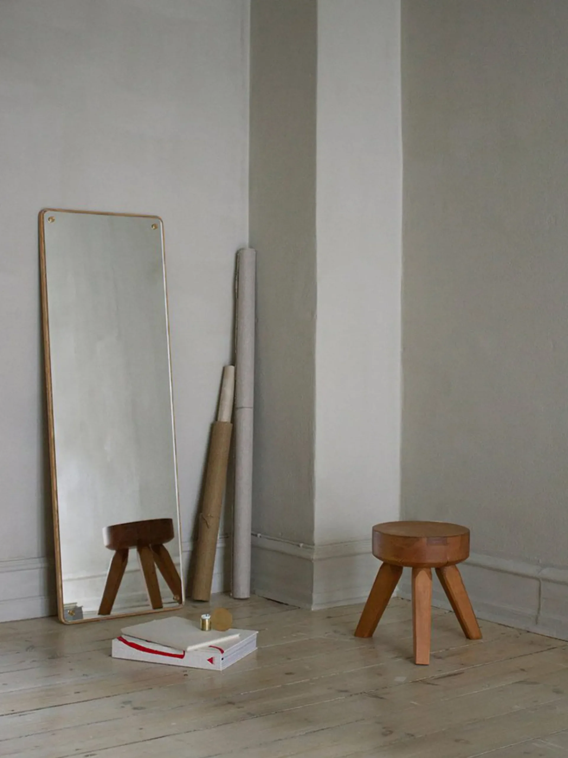 RM-1 Rectangular Mirror 116 cm