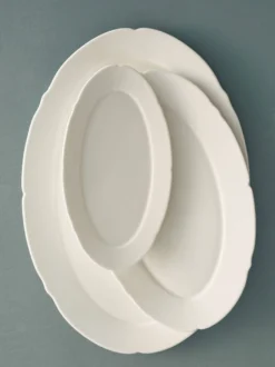 Silhouette Oval Plate