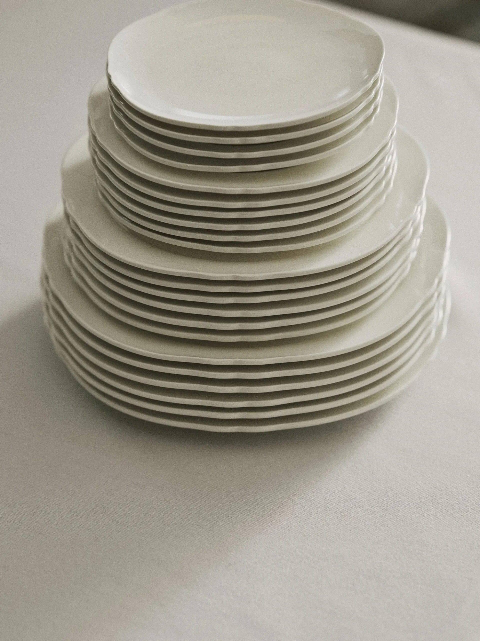 Silhouette Plate