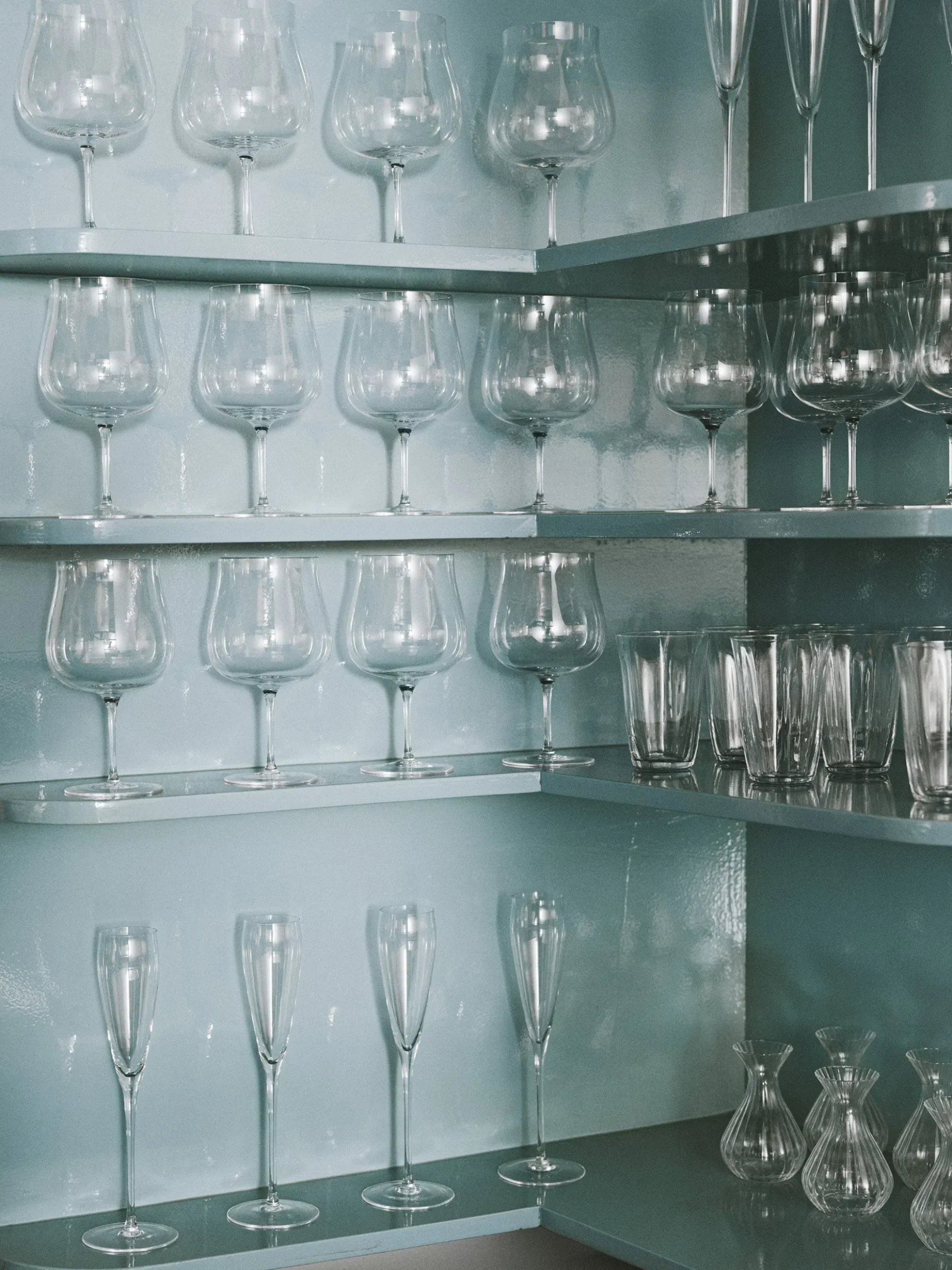 Silhouette White Wine Glass