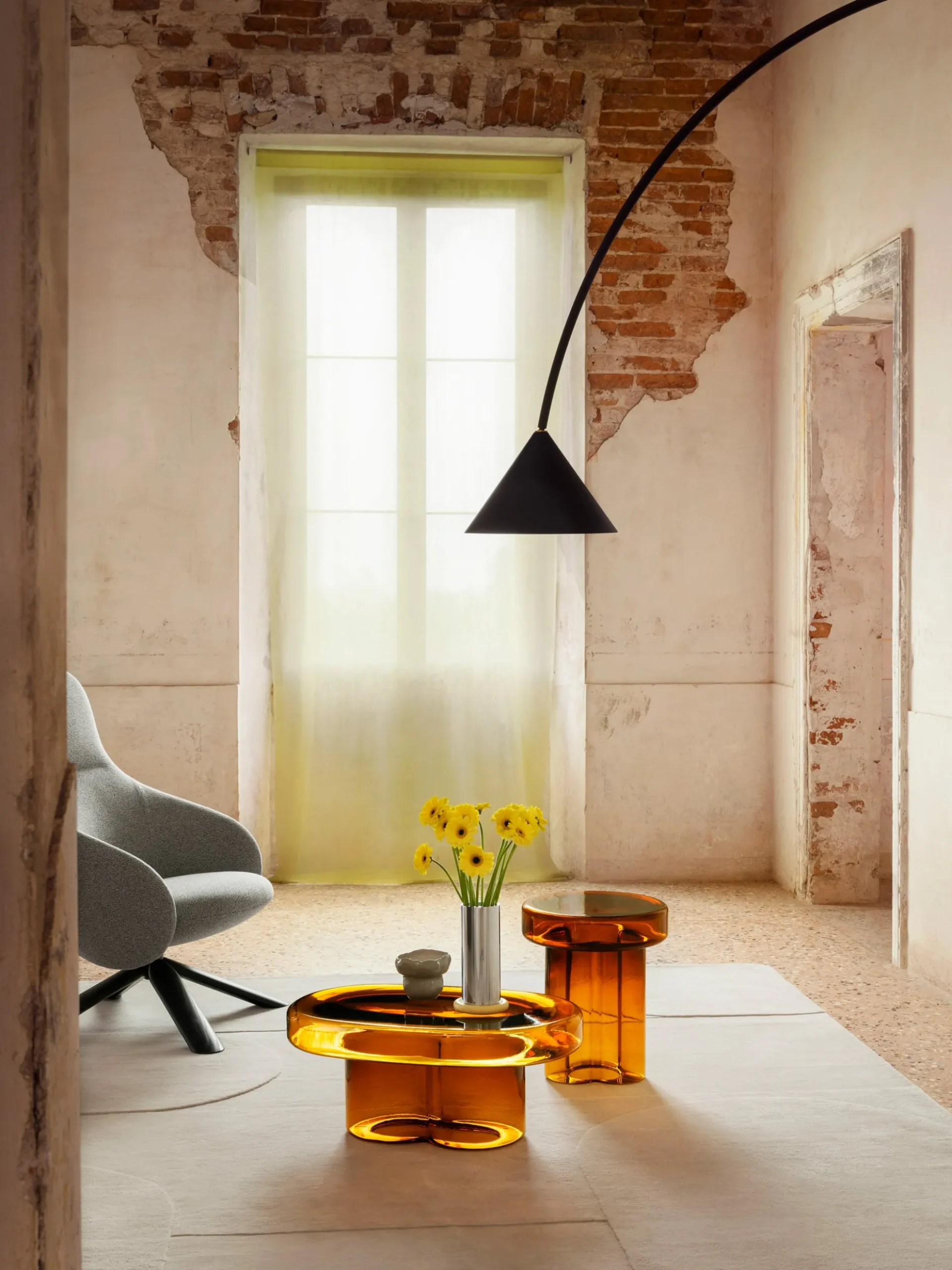 Soda Oval Table