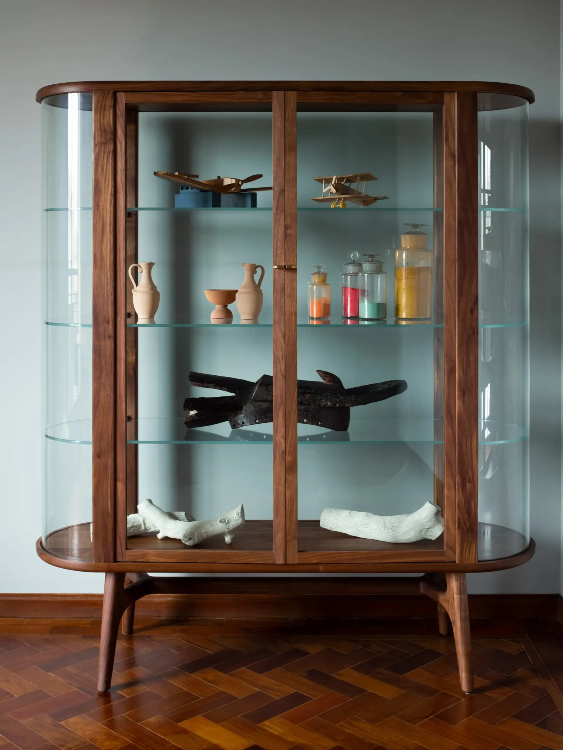 Solo Tall Vitrine