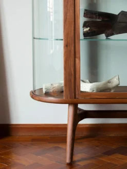 Solo Tall Vitrine