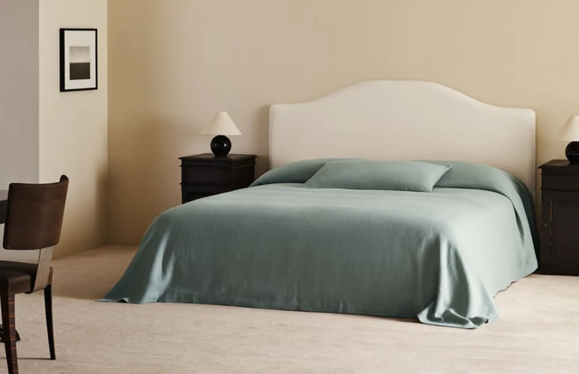 Studio Linen Bedspread - 265x280 cm